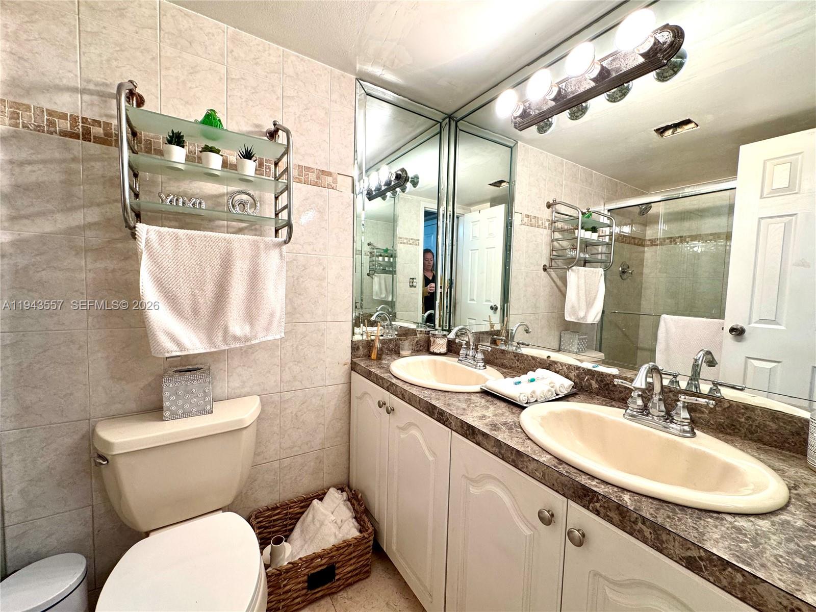 301 174th St 2201 Property Photo 9