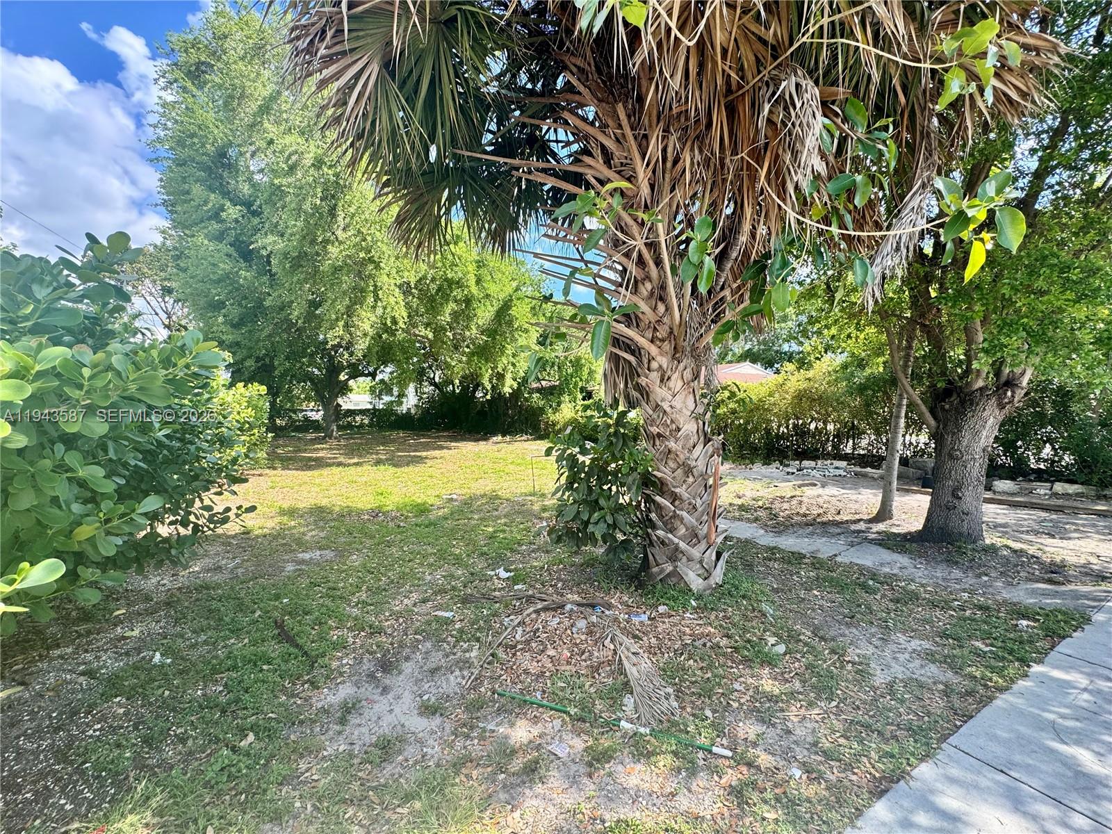 629 Nw 65th St Property Photo 3