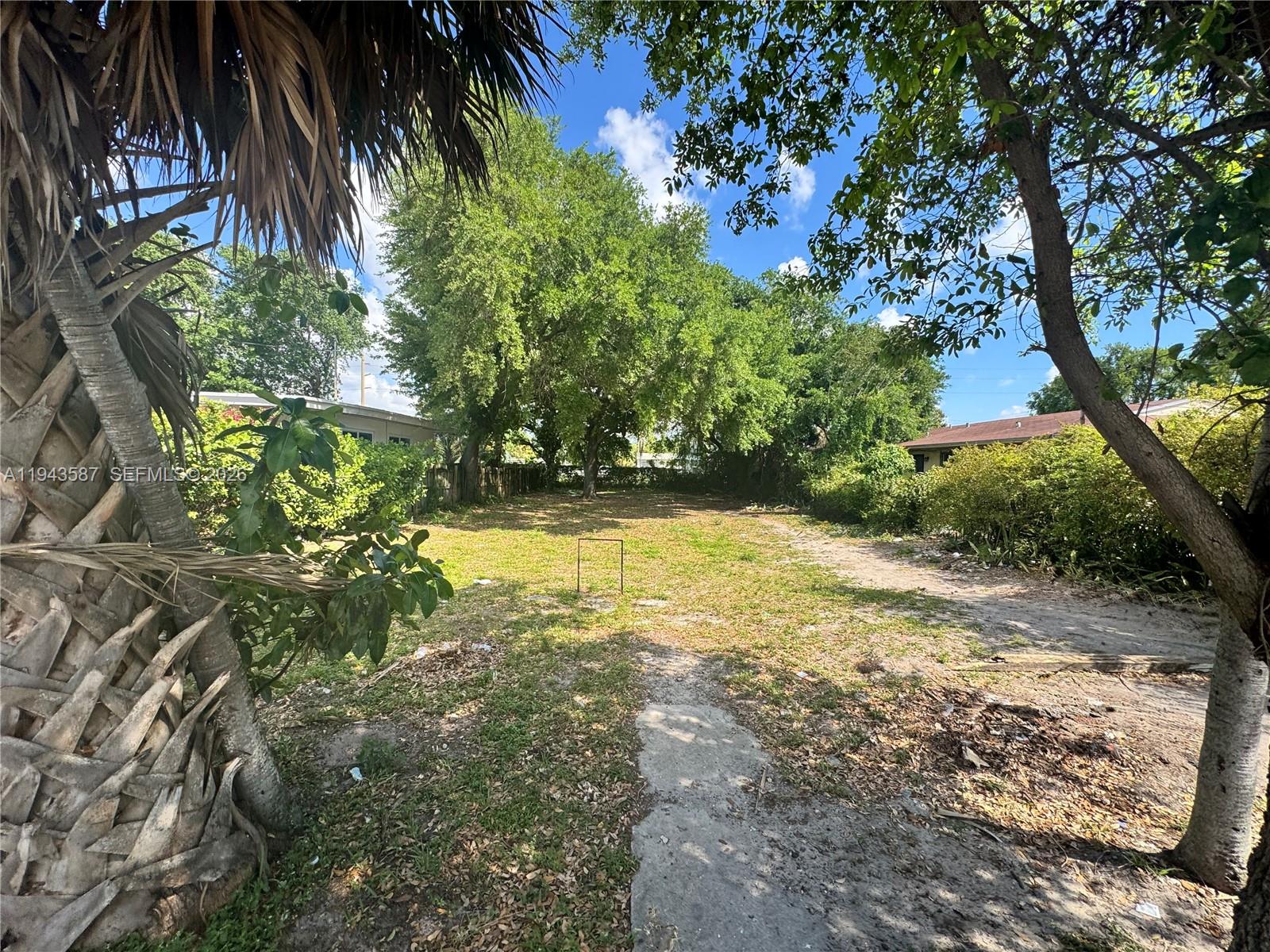 629 Nw 65th St Property Photo 5