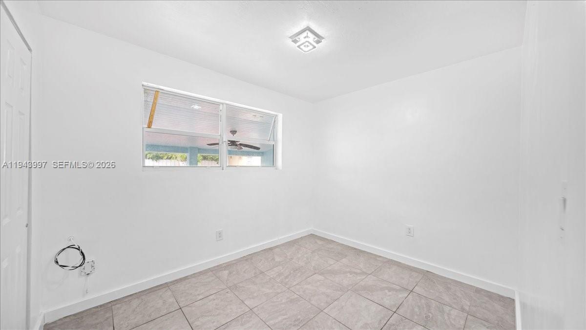 18502 Nw 23rd Ct Property Photo 15