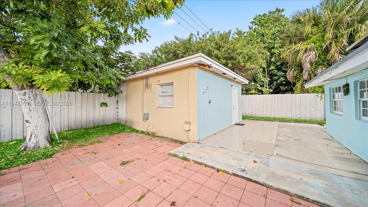 18502 Nw 23rd Ct Property Photo 29