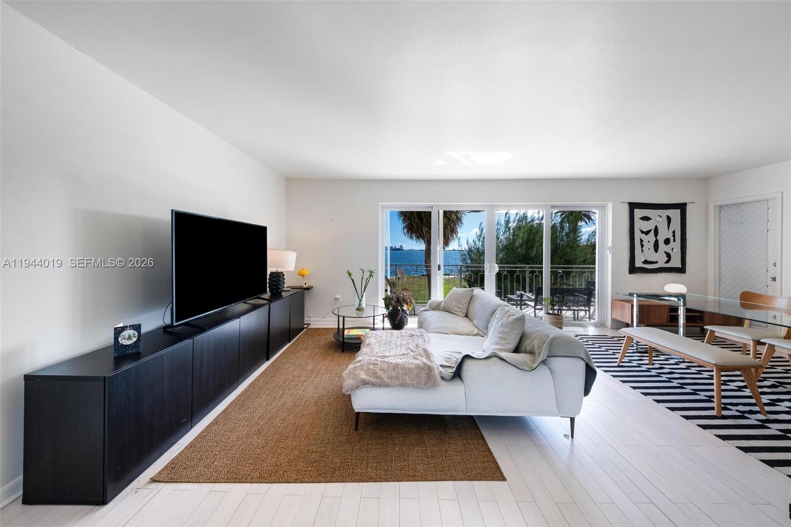 11111 Biscayne Blvd 2d Property Photo 2
