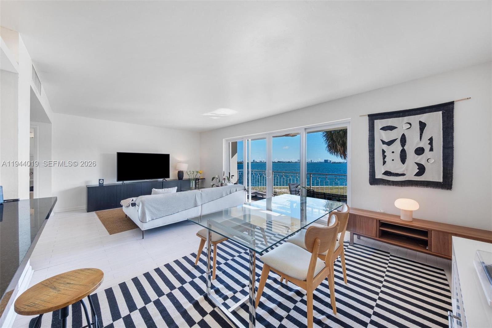 11111 Biscayne Blvd 2d Property Photo 4