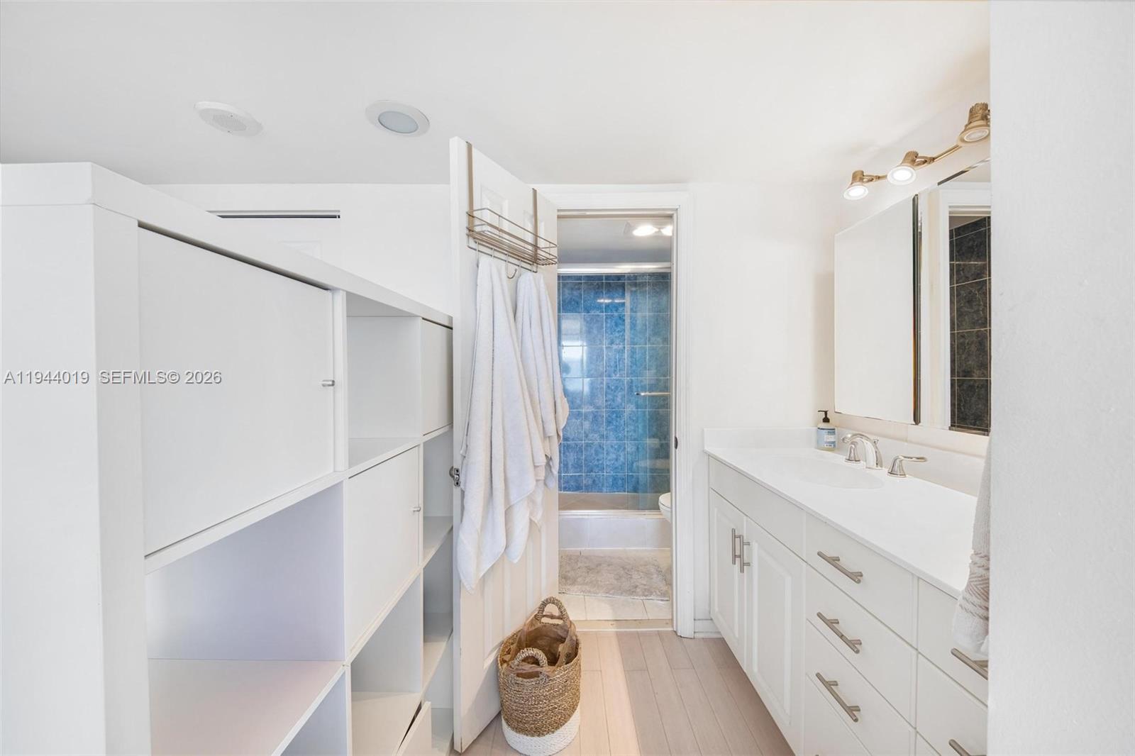 11111 Biscayne Blvd 2d Property Photo 17