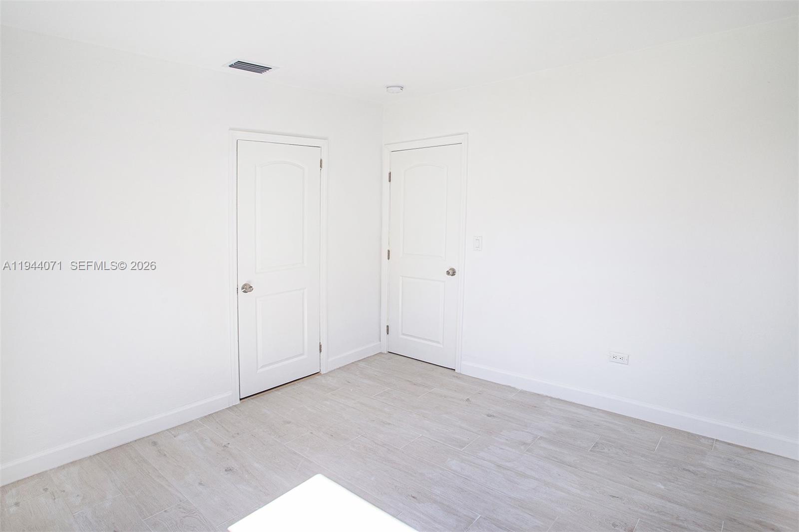 2620 Sw 9th St Property Photo 16