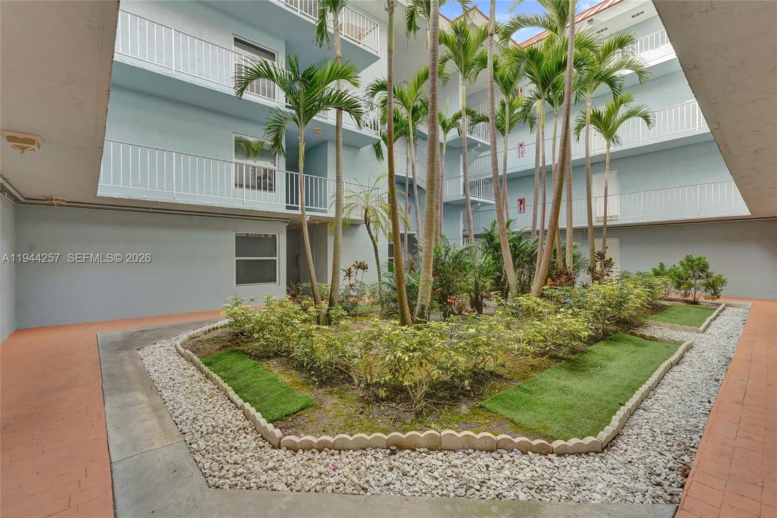505 S Pine Island Rd 405b Property Photo 5