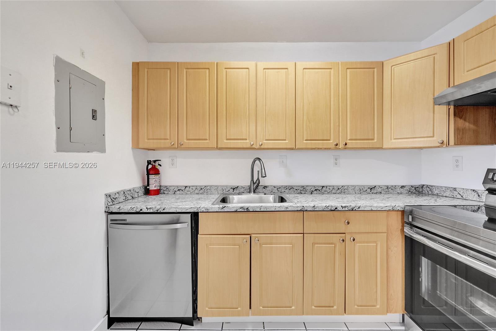 505 S Pine Island Rd 405b Property Photo 16