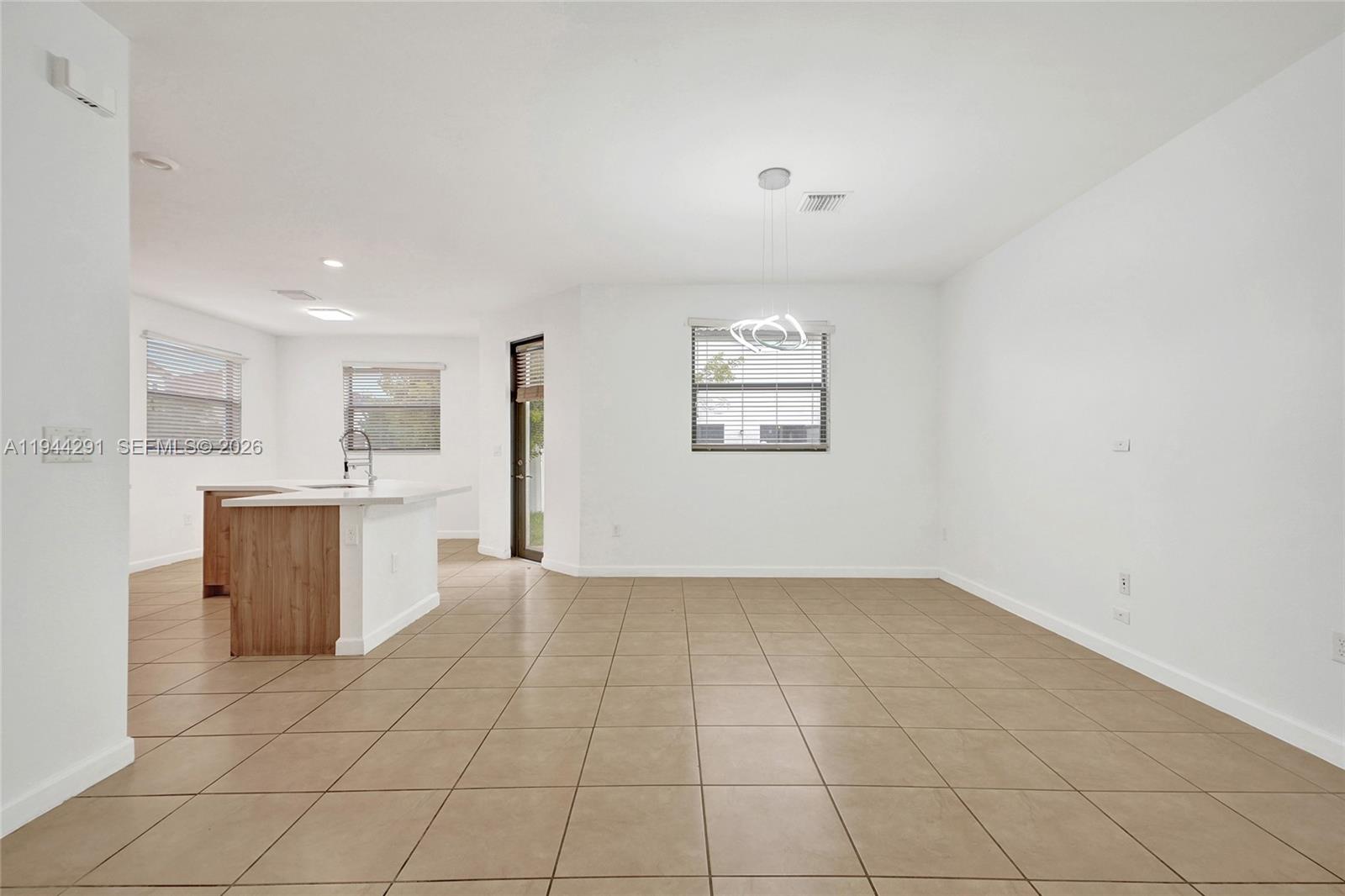 3504 W 94th St Property Photo 10