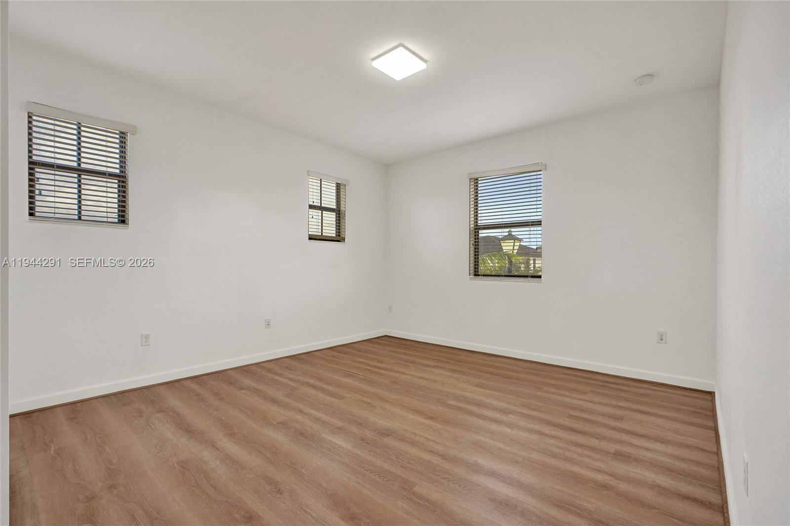 3504 W 94th St Property Photo 49