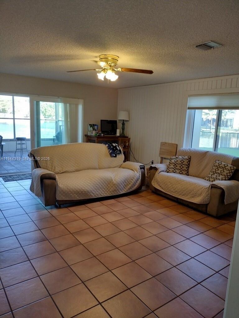 14531 Hickory Ct Property Photo 4