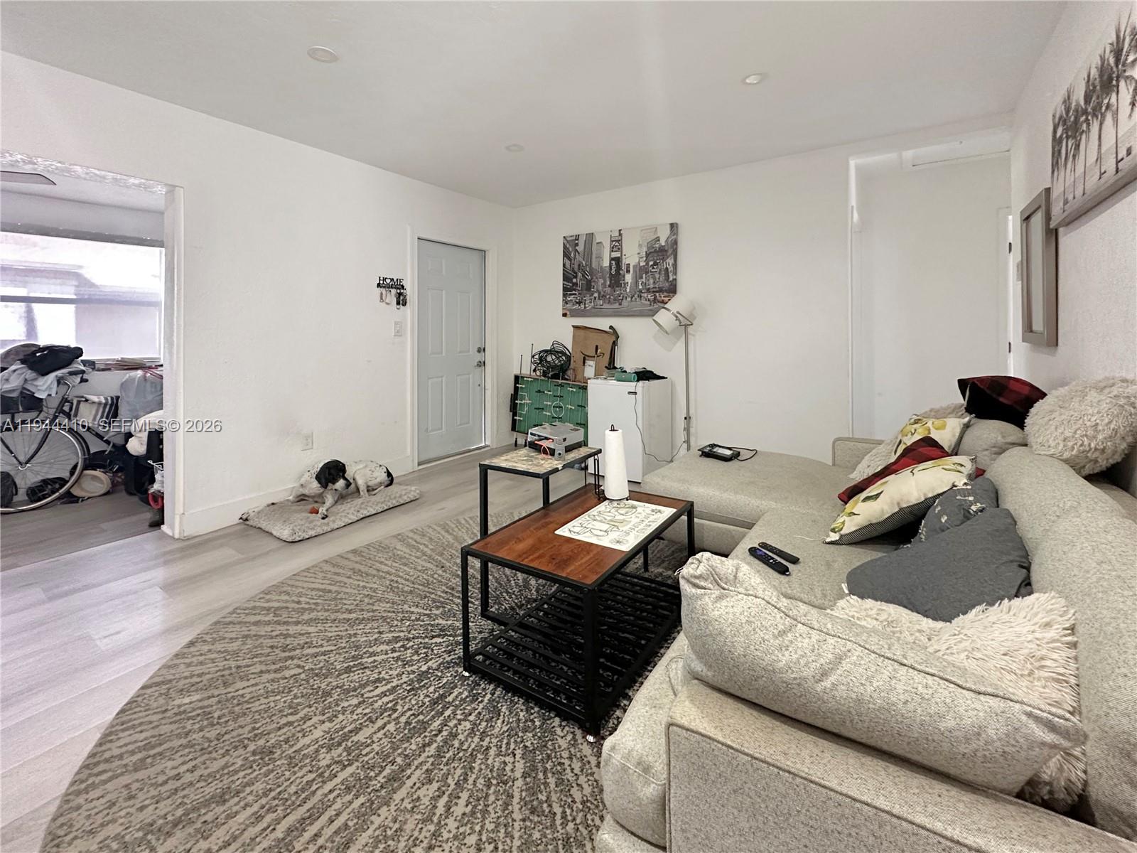 971 79th Ter Property Photo 3