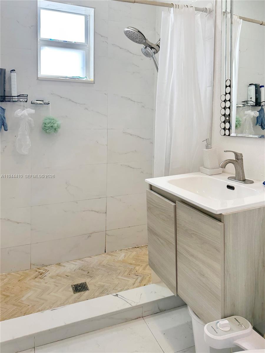 971 79th Ter Property Photo 7