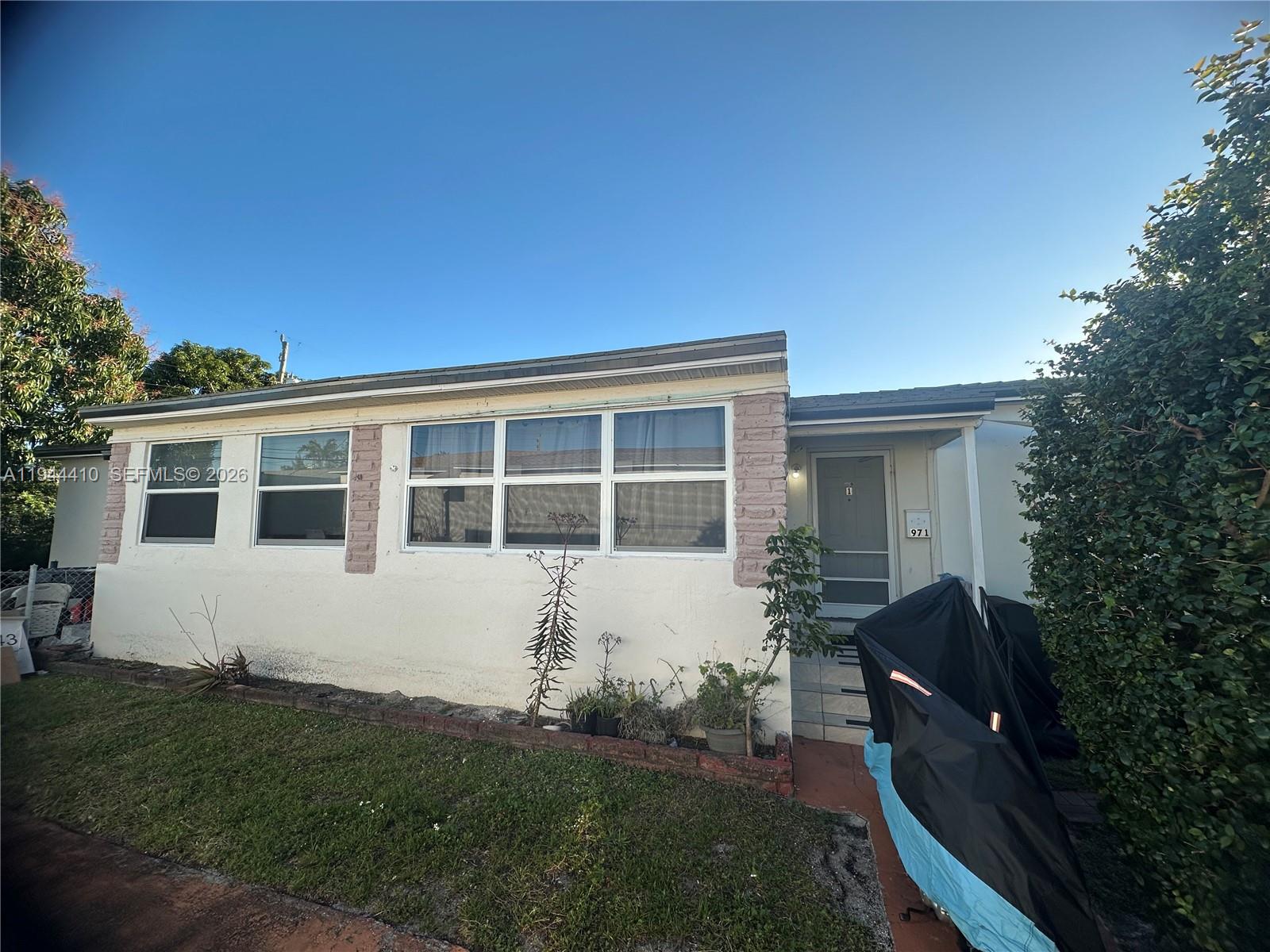 971 79th Ter Property Photo 10