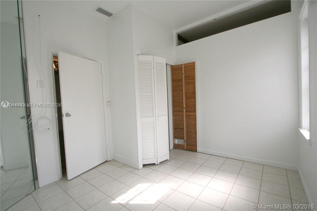 1119 Sw 9th St Property Photo 7