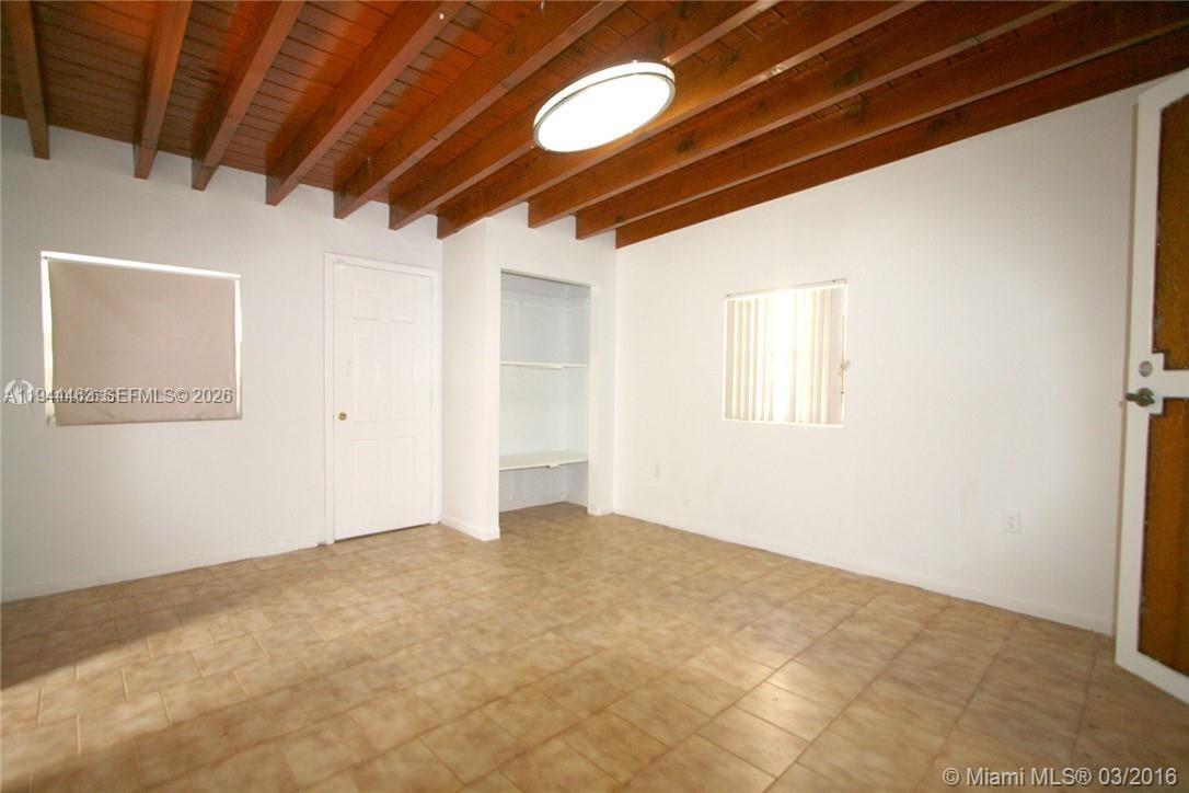 1119 Sw 9th St Property Photo 8