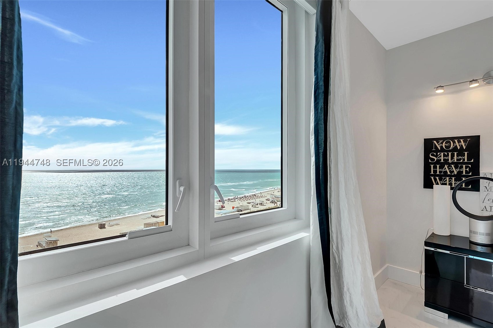2301 Collins Ave 810 Property Photo 18