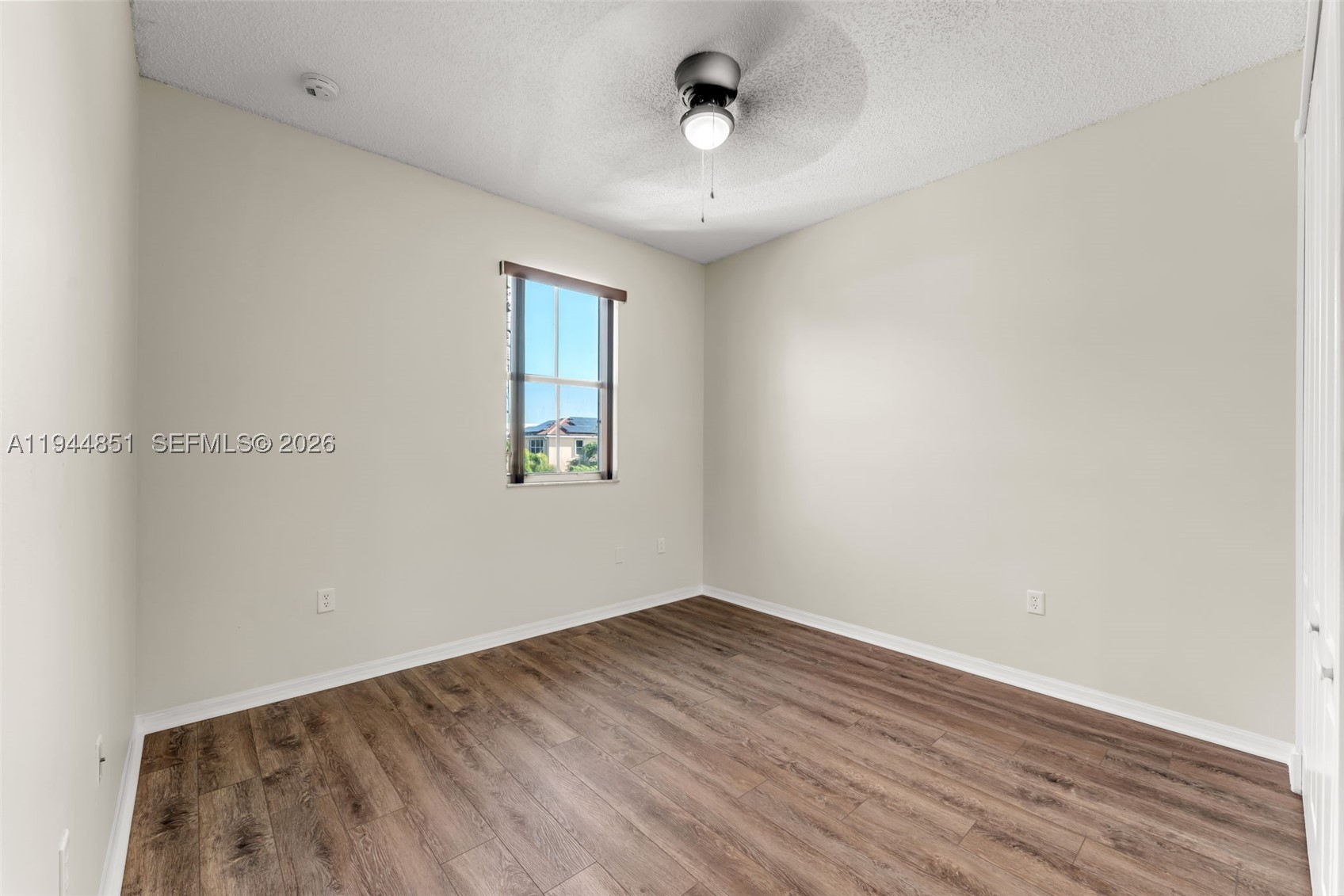 1856 Ne 3rd Ct Property Photo 22