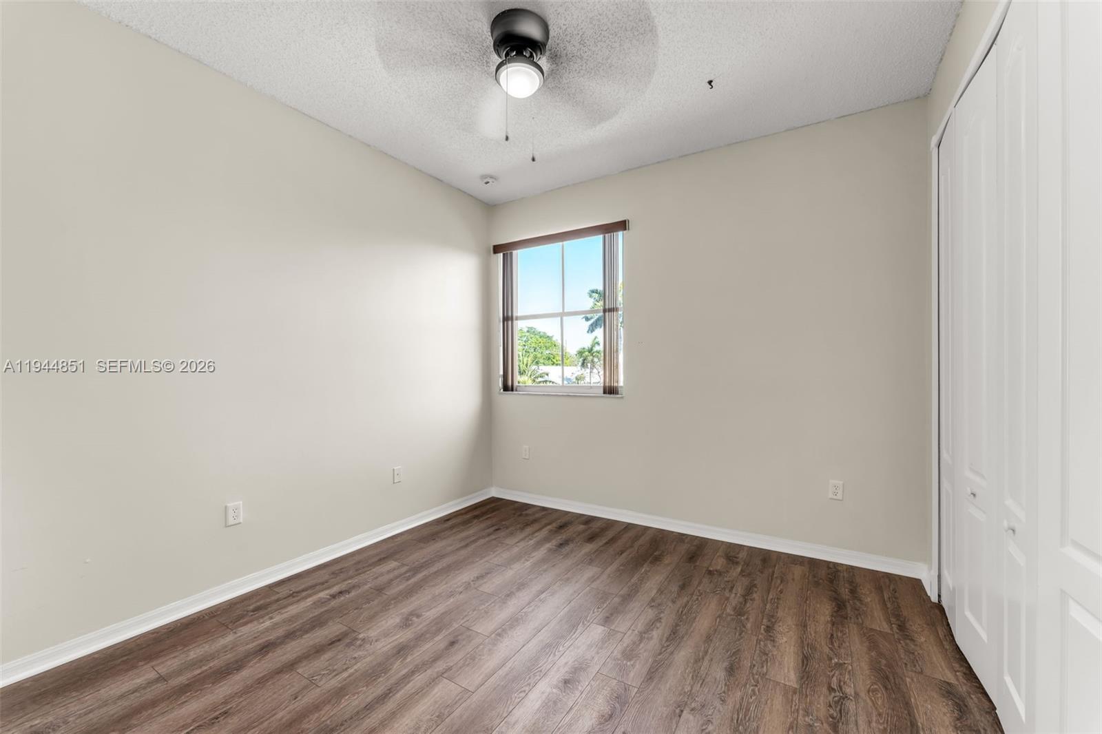 1856 Ne 3rd Ct Property Photo 23