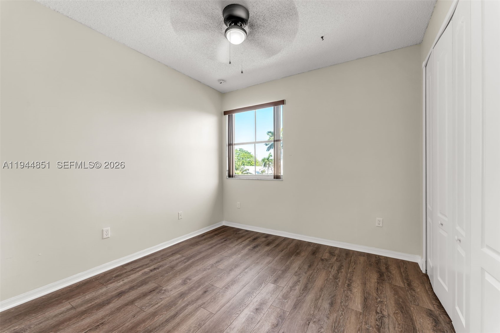 1856 Ne 3rd Ct Property Photo 23