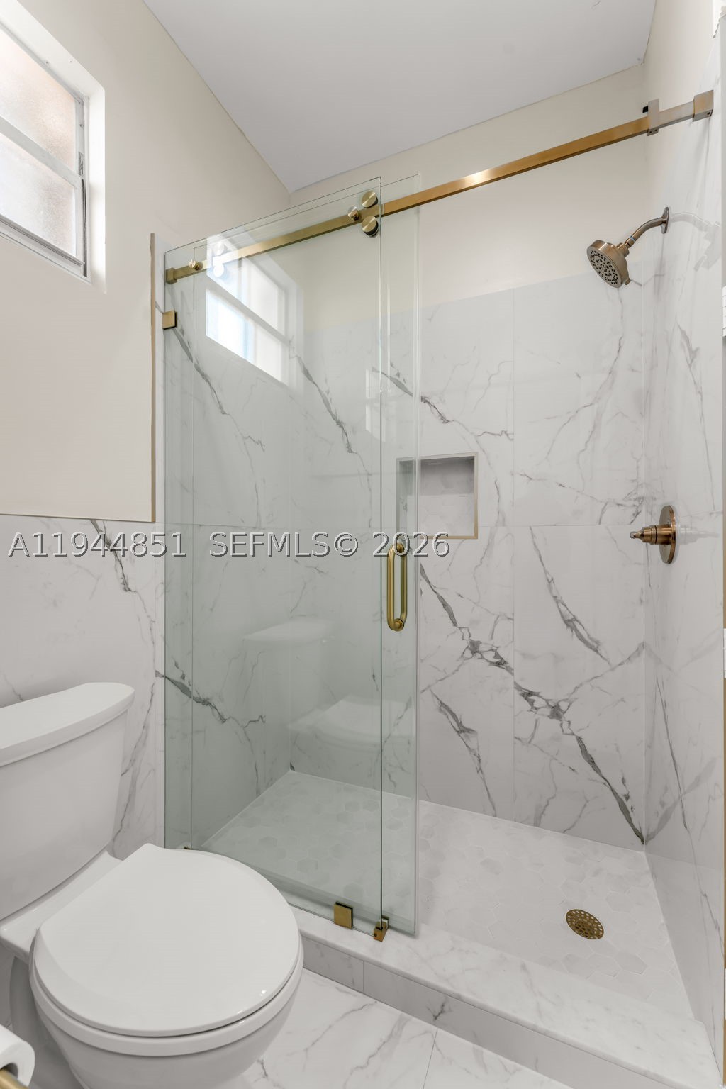 1856 Ne 3rd Ct Property Photo 27