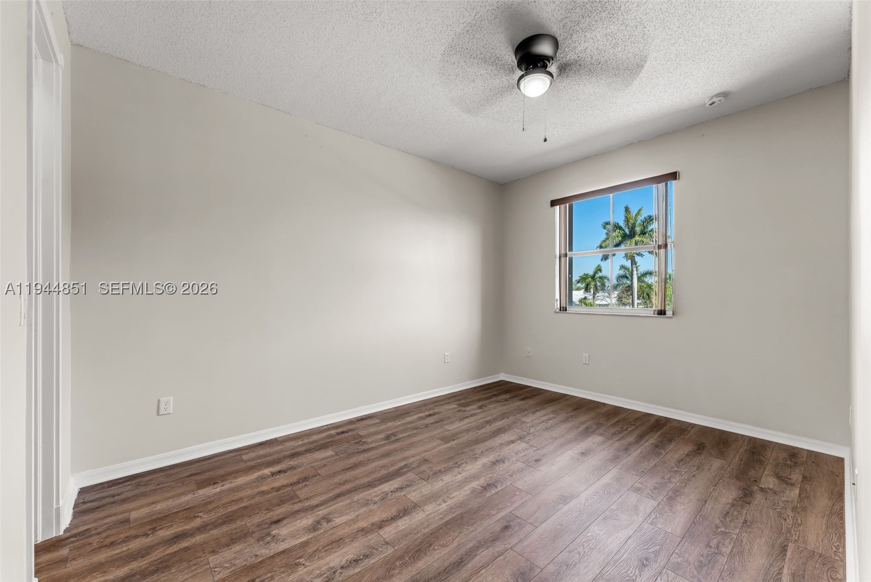 1856 Ne 3rd Ct Property Photo 28