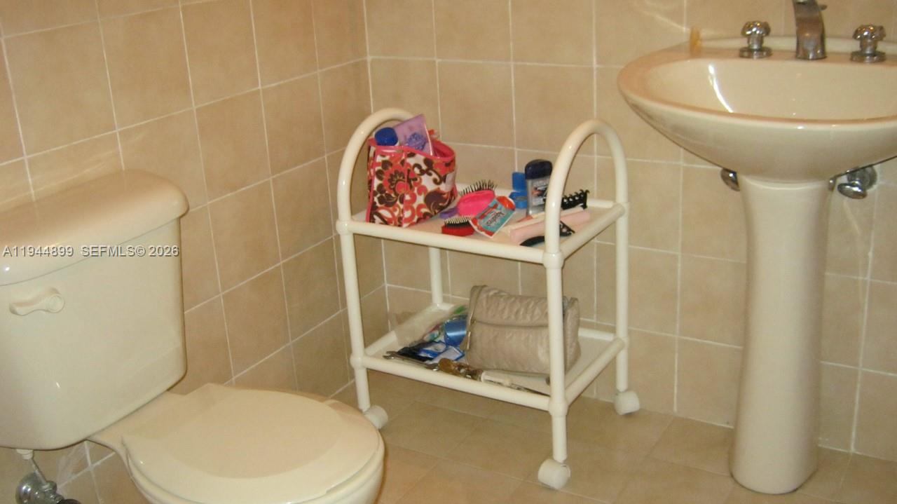 A11944899 Property Photo 13