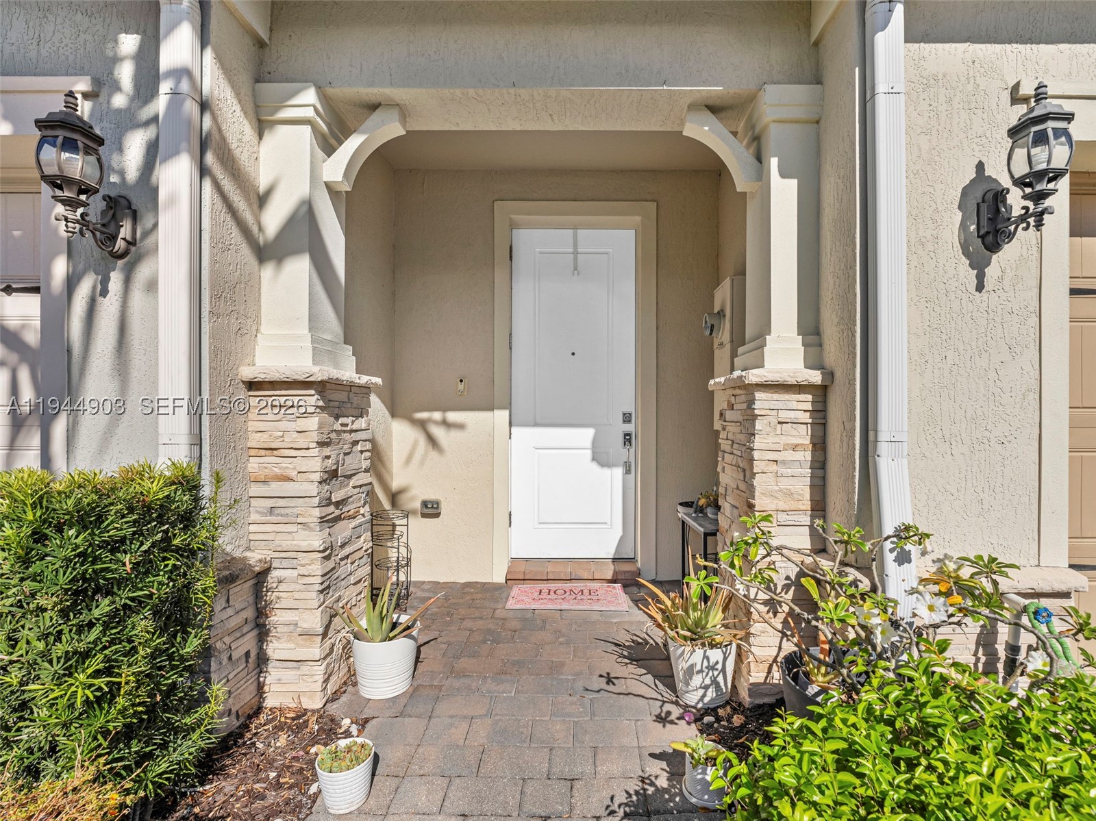 3953 Black Olive Ln Property Photo 5
