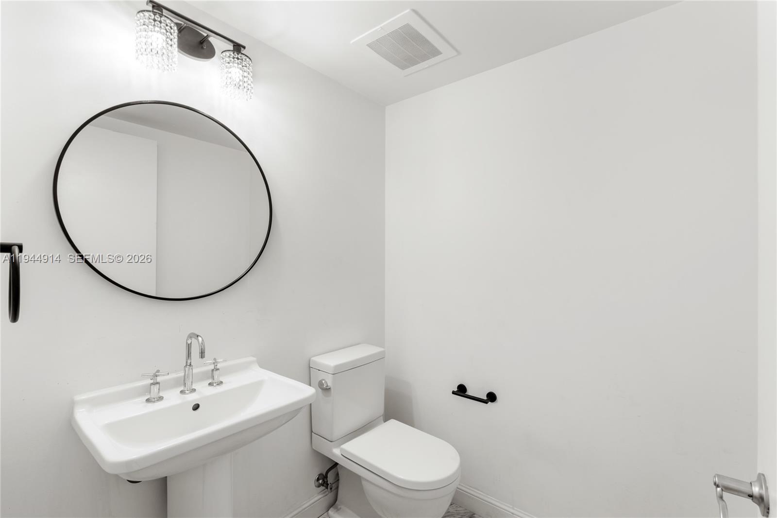 185 Sw 7th St 2702 Property Photo 18