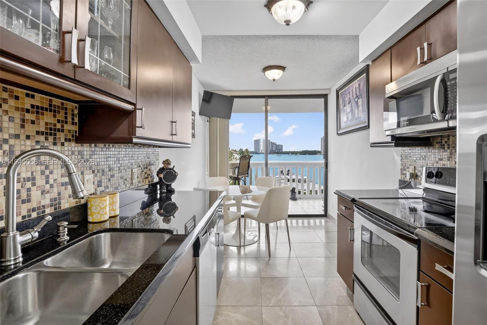 1000 Island Blvd 312 Property Photo 11