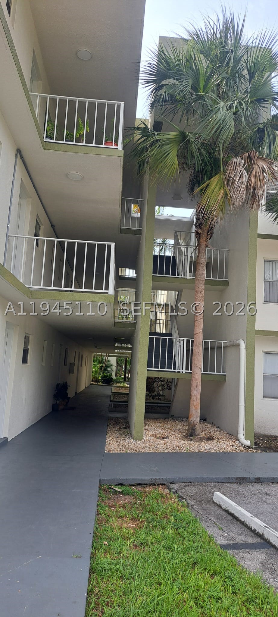 4255 N University Dr 315 Property Photo 10