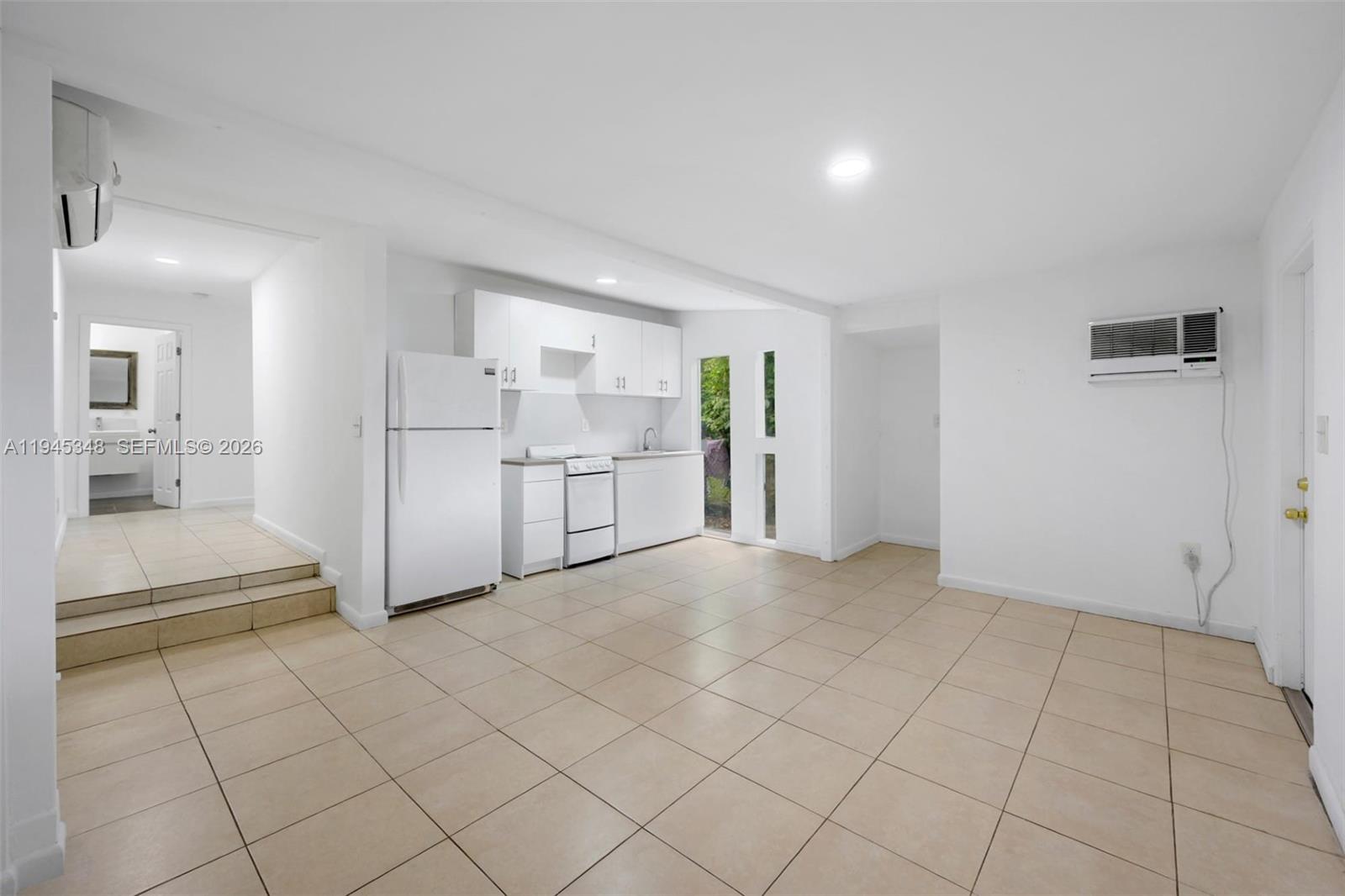 348 NE 58th St Property Photo 1