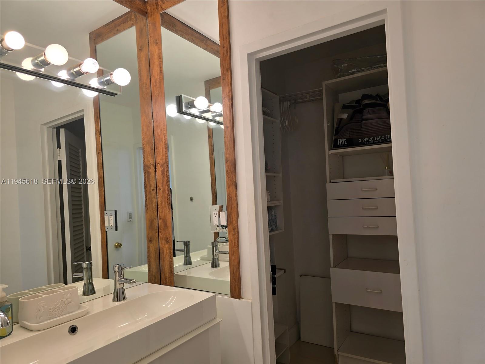 100 Lincoln Rd 503 Property Photo 14
