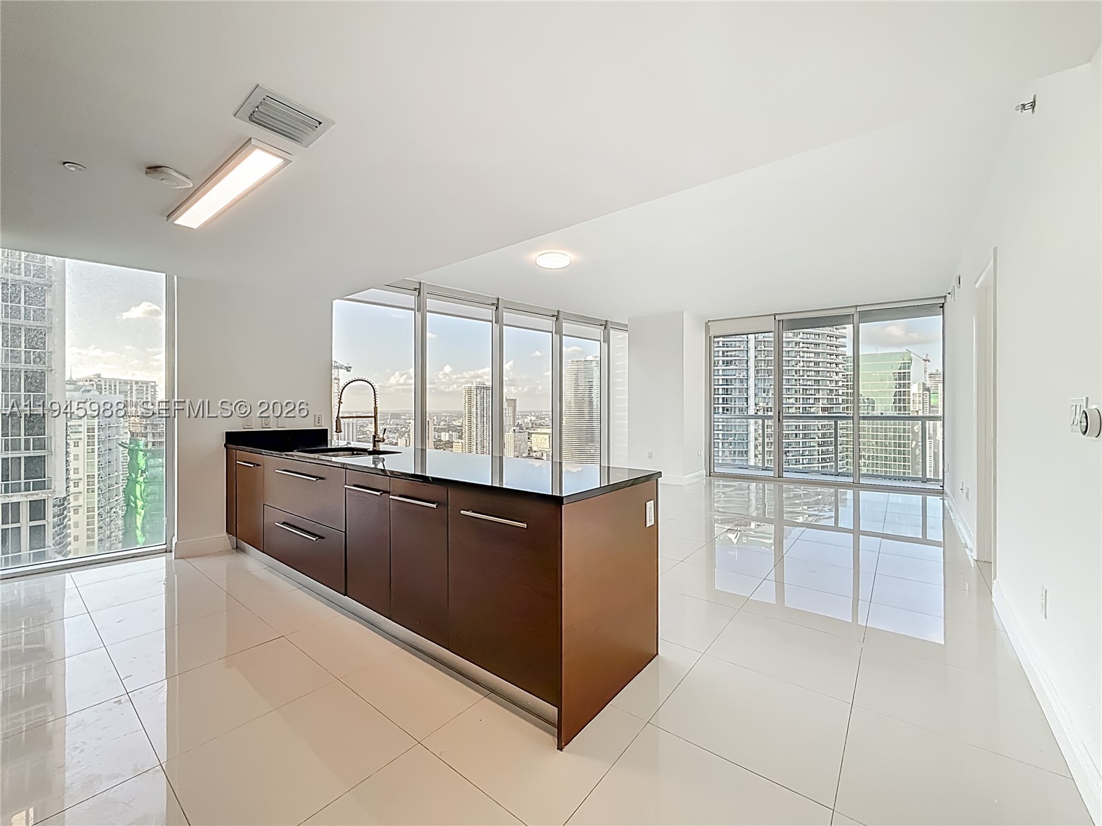 475 Brickell Ave 4215 Property Photo 5