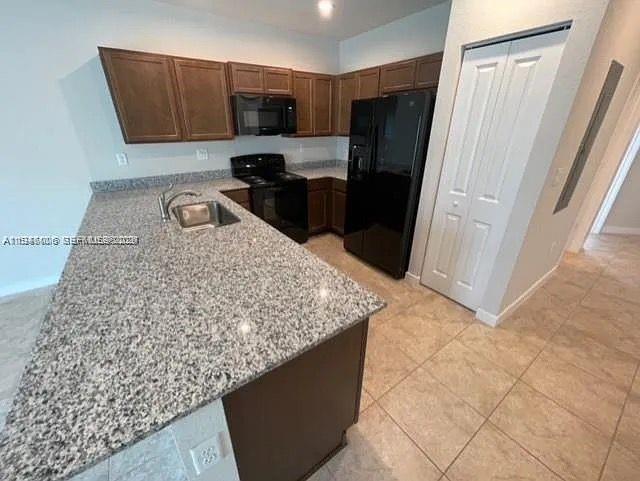 1025 Nw 5th St Property Photo 13