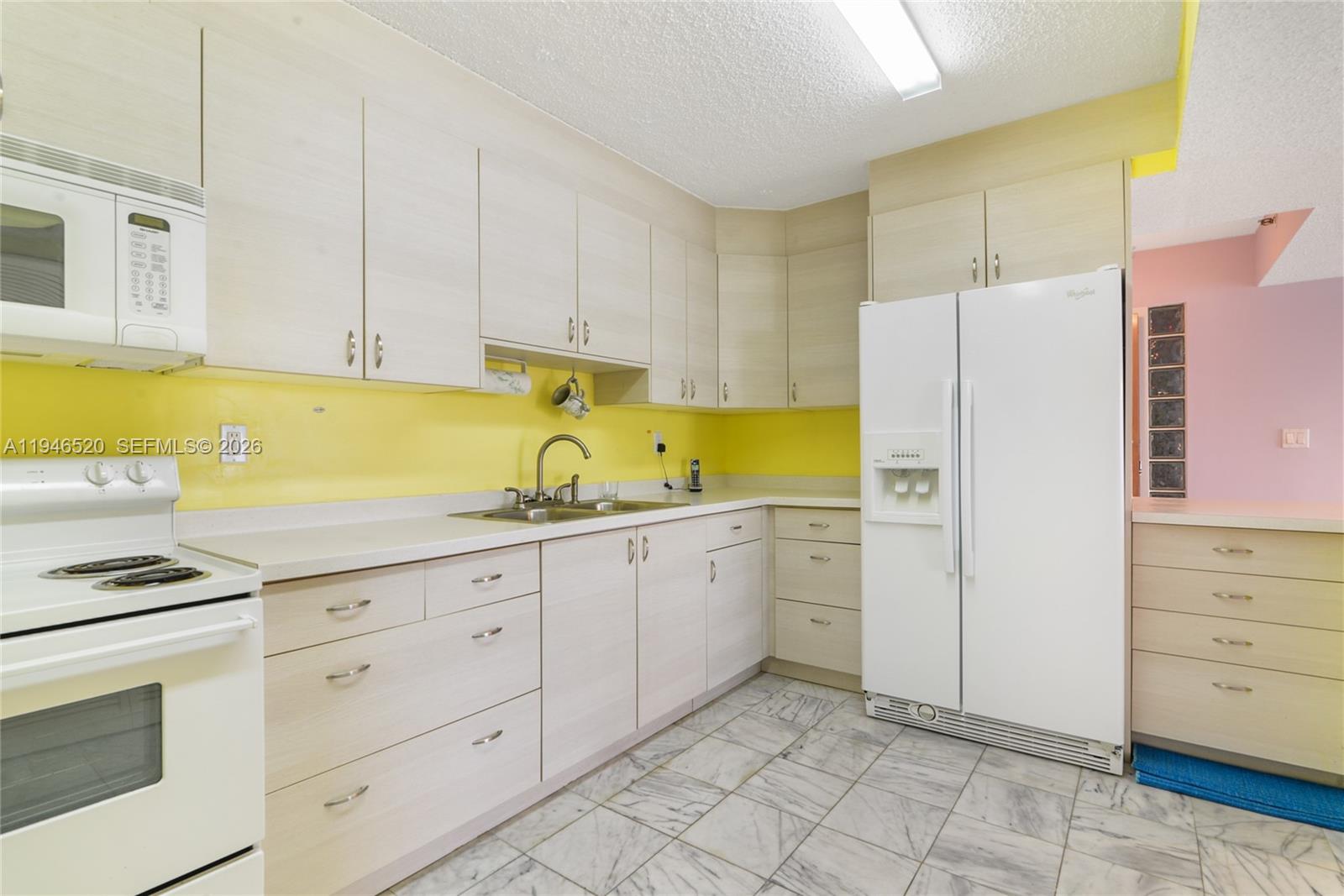 9341 Collins Ave 903 Property Photo 5