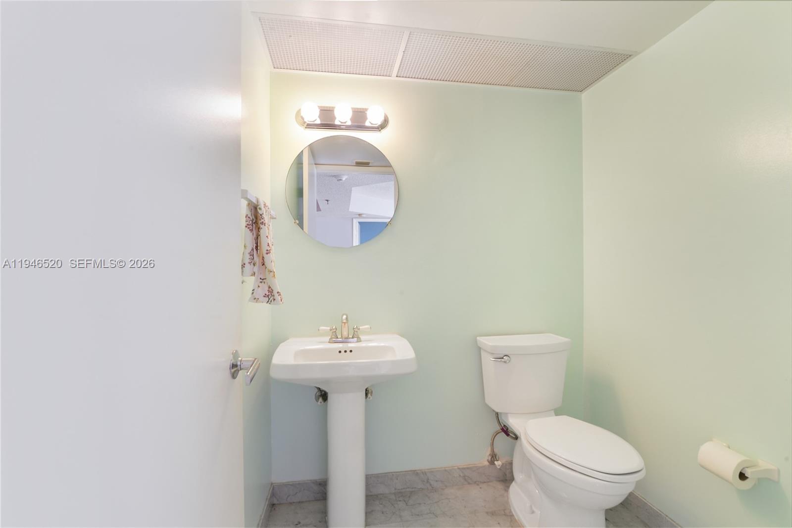 9341 Collins Ave 903 Property Photo 7