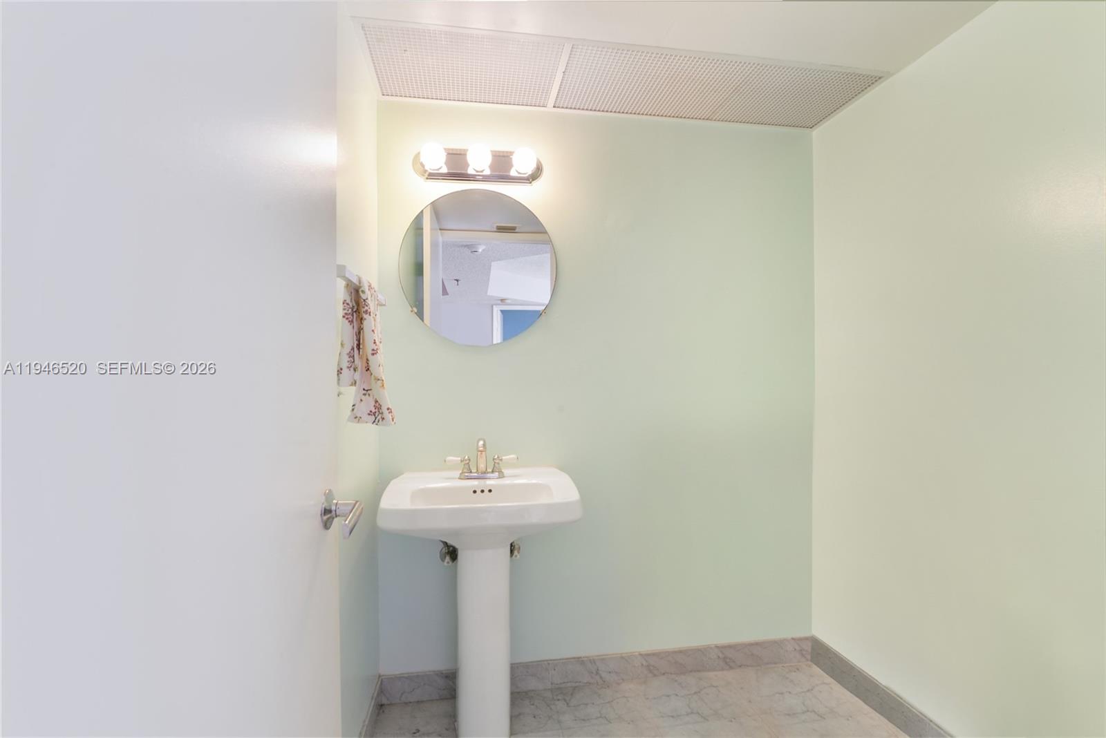 9341 Collins Ave 903 Property Photo 8