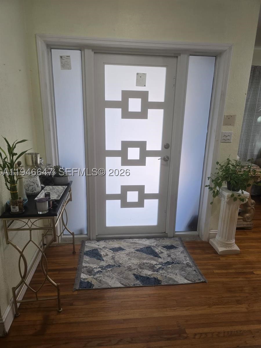 2733 Washington St Property Photo 2