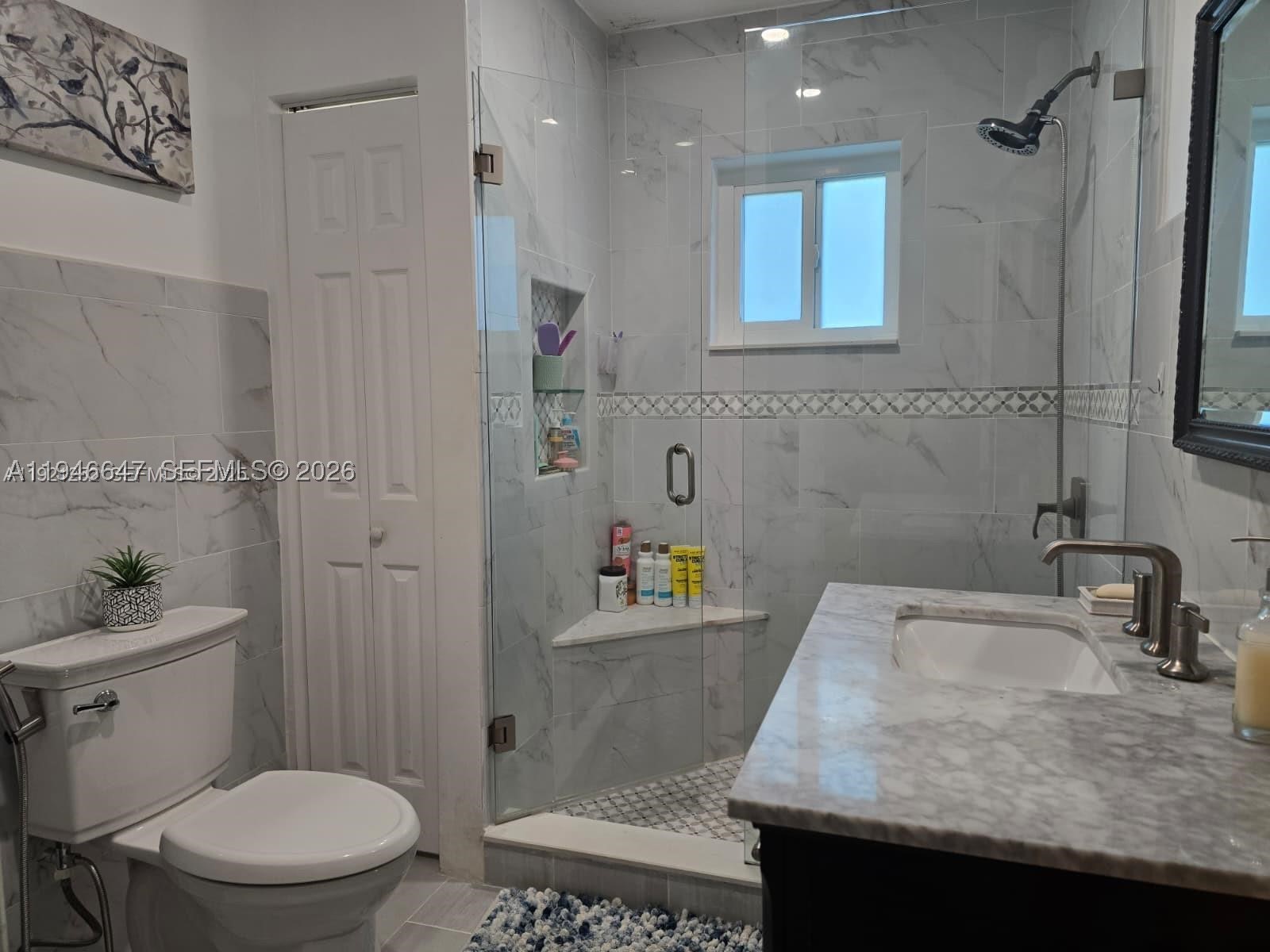 2733 Washington St Property Photo 9