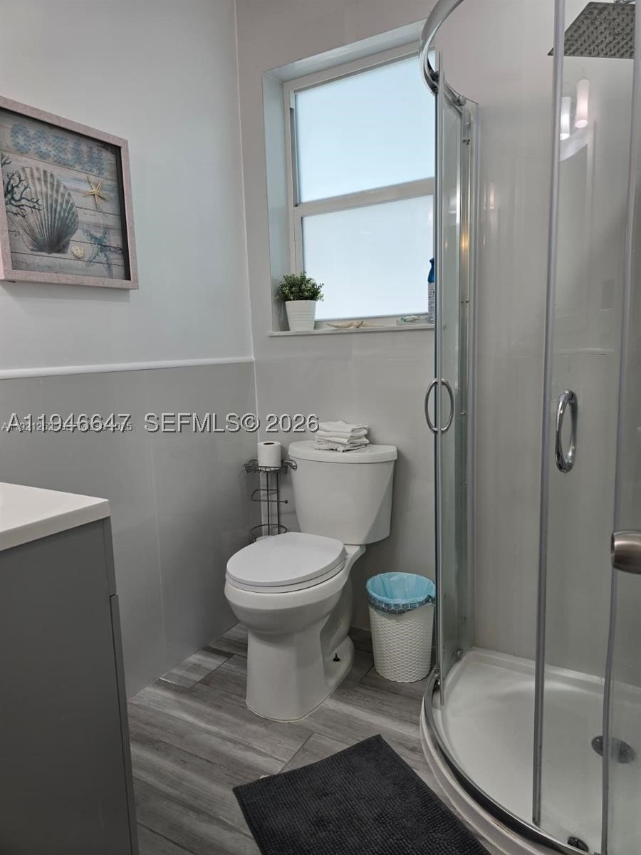 2733 Washington St Property Photo 10