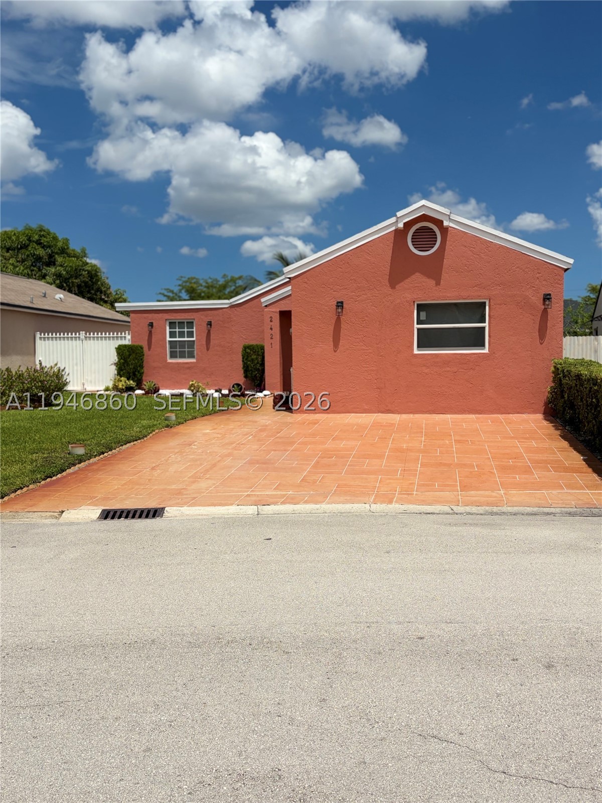 2421 Sw 84th Ter Property Photo 1
