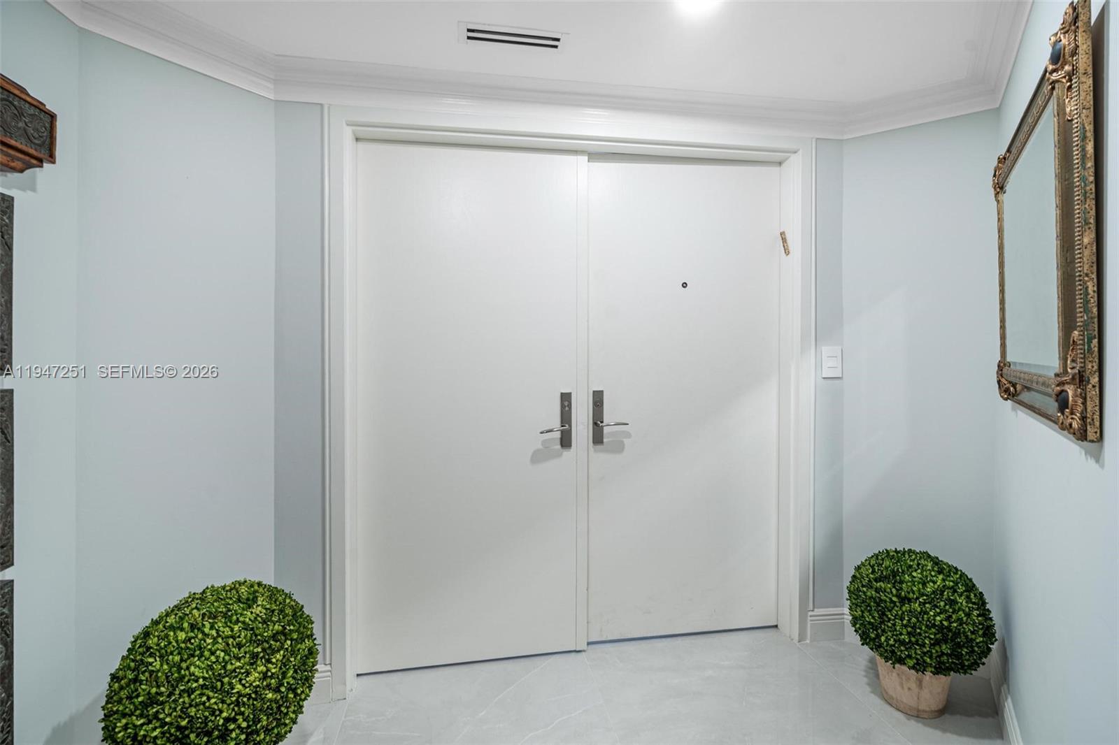 9559 Collins Ave S4-e Property Photo 2