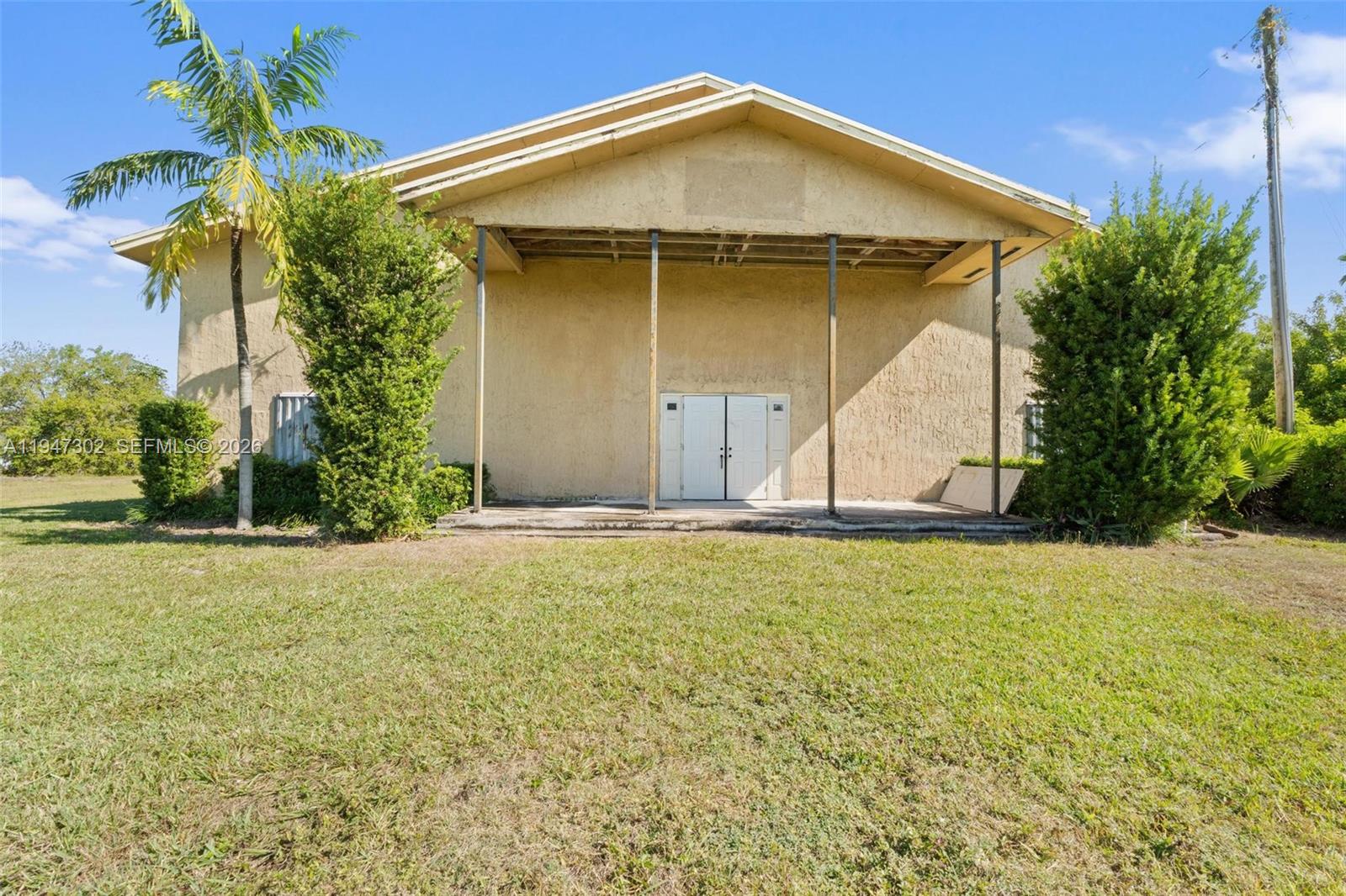 21571 Sw 110th Ave Property Photo 2