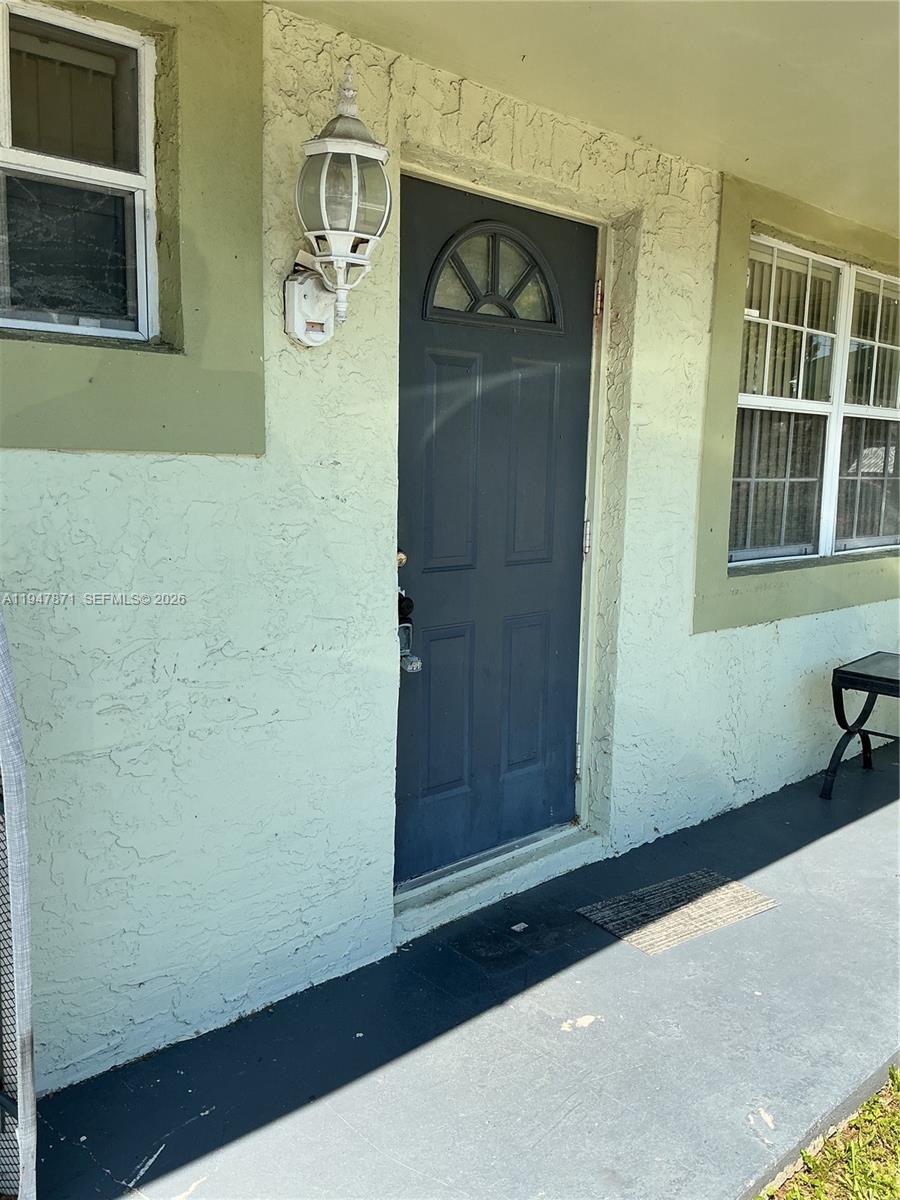 1963 Sw 70th Way Property Photo 1