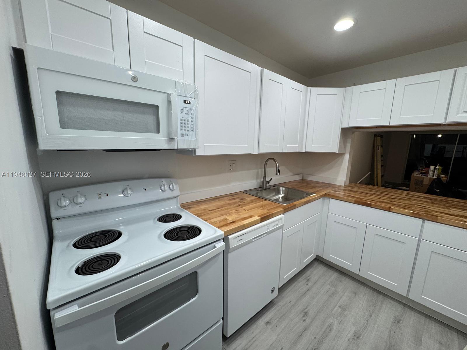 8051 S Colony Cir S 210 Property Photo 1