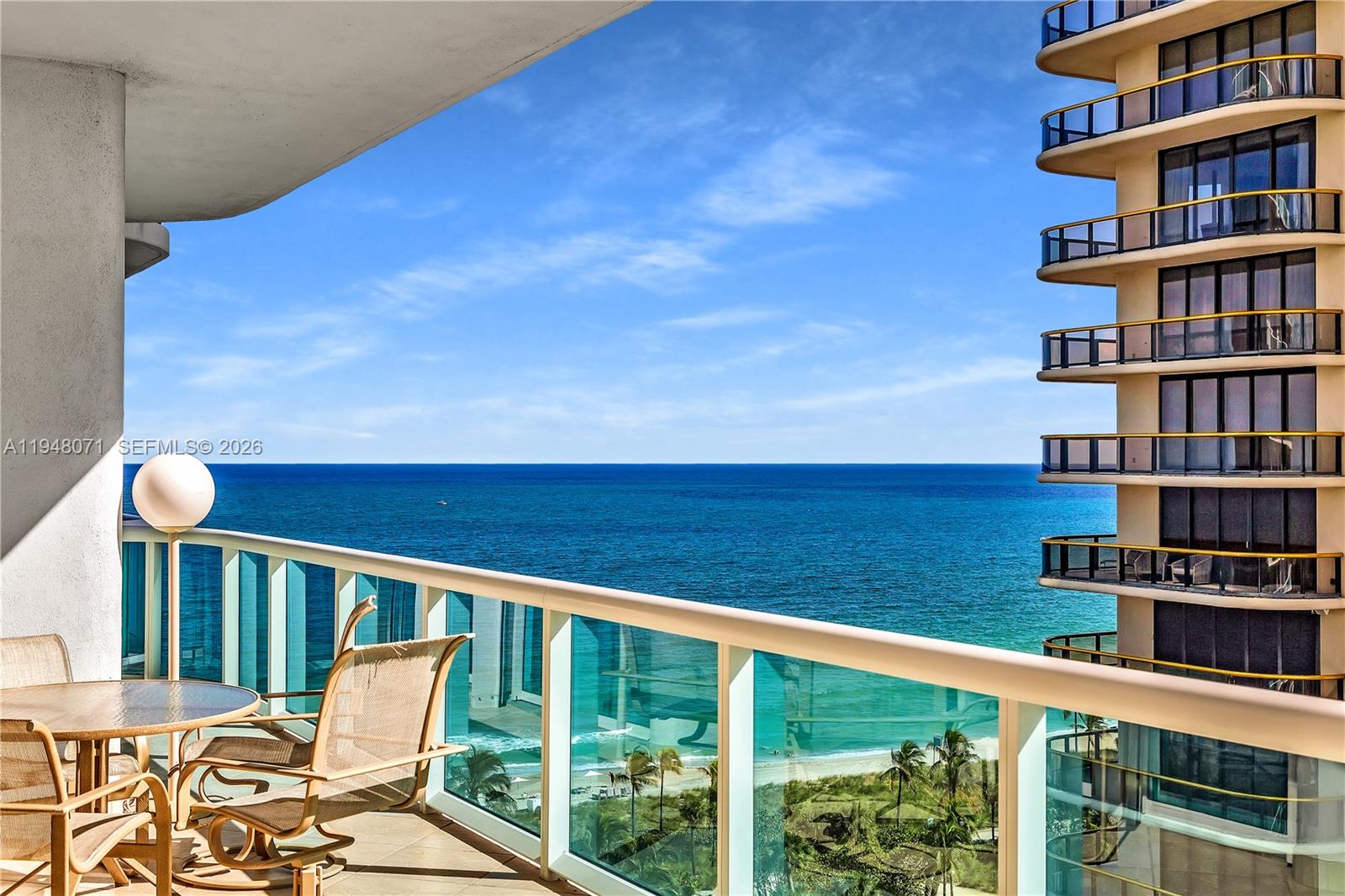 10101 Collins Ave 11d +cabana Property Photo 2