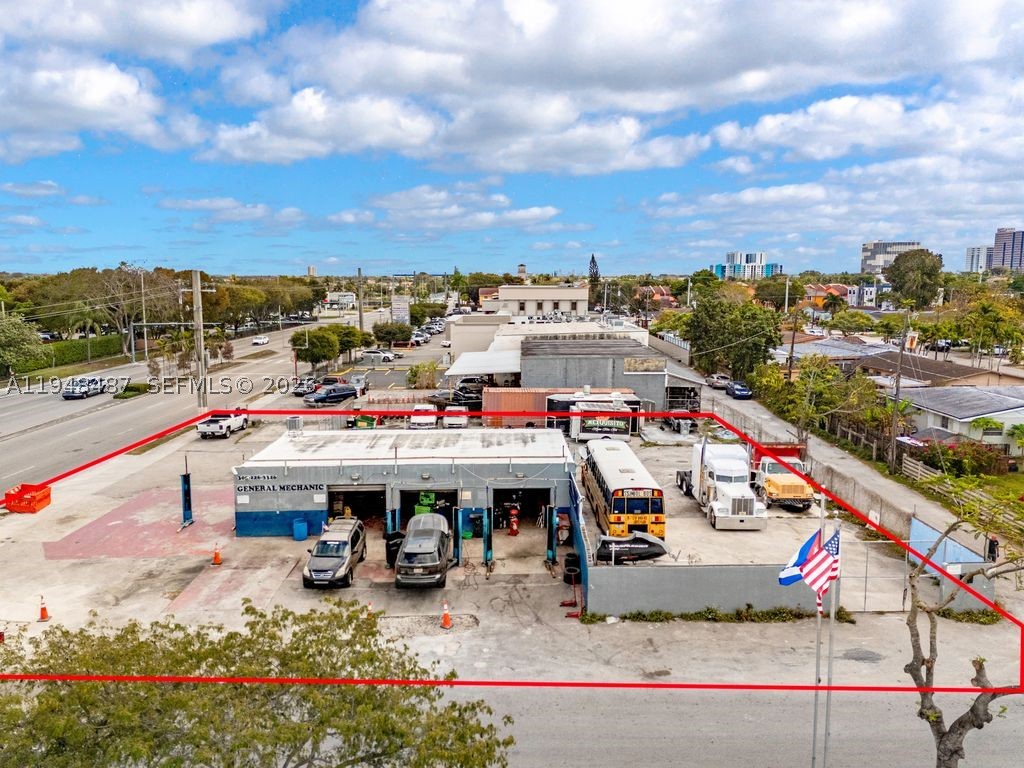 11480 W Flagler St Property Photo 19