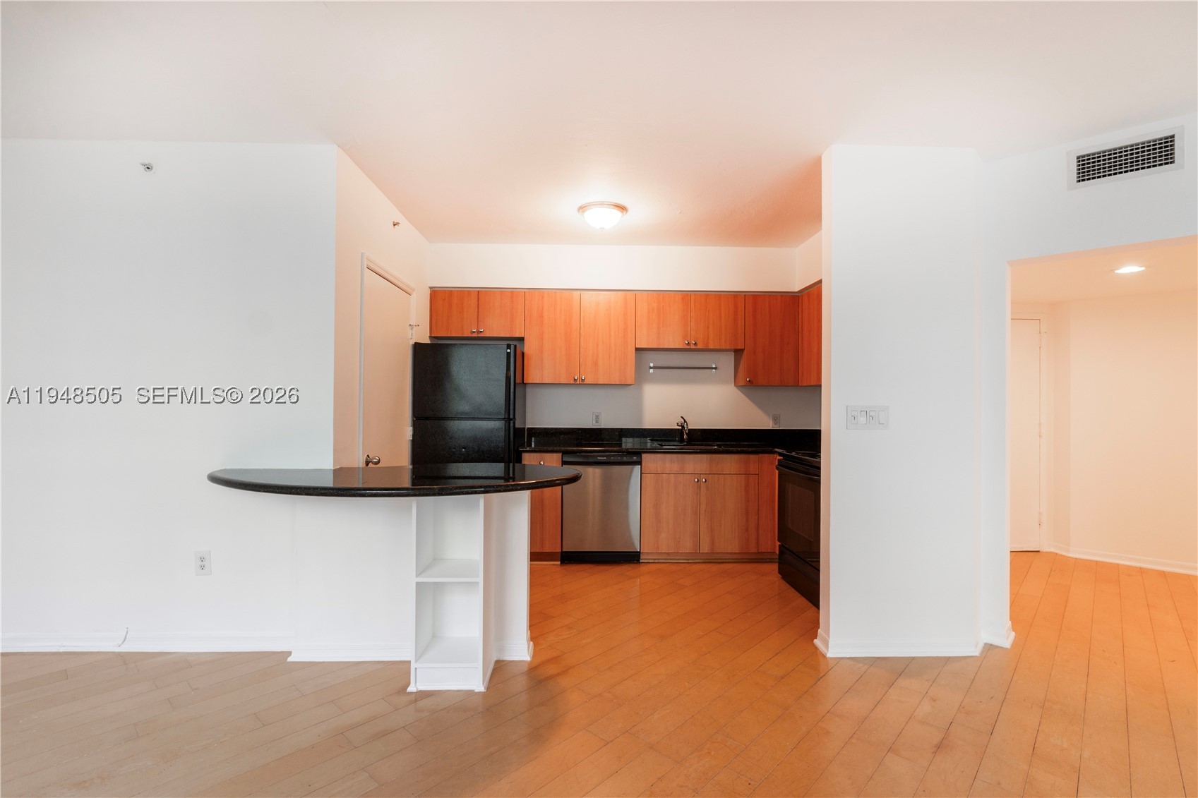 1330 West Ave 610 Property Photo 8