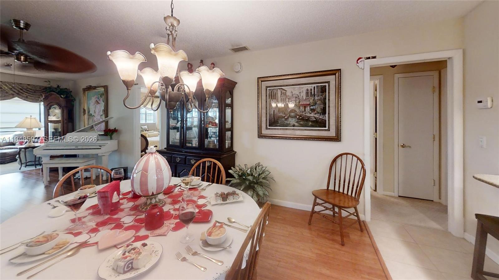 1527 Edgewater Circle Property Photo 8