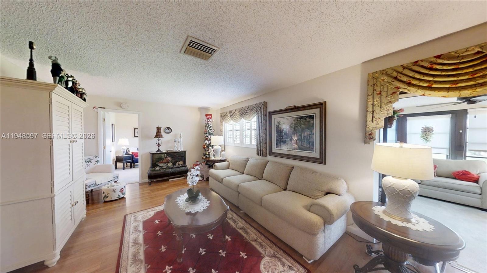 1527 Edgewater Circle Property Photo 10